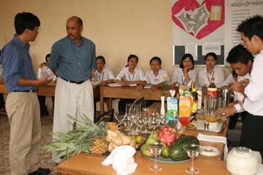 Dạy nghề miễn phí cho thanh niên nghèo