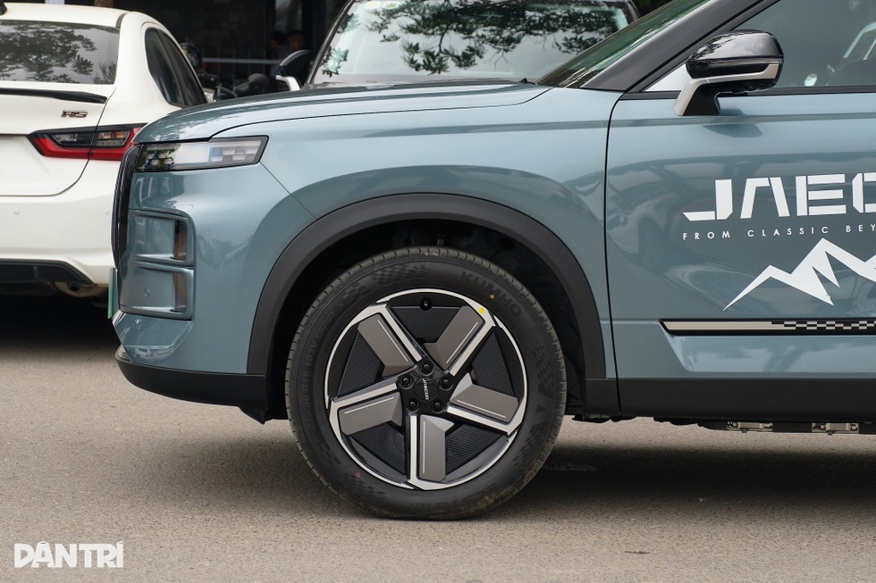 Chênh 20 triệu đồng, hai mẫu PHEV Trung Quốc so kè thế nào về trang bị? - 4 Chênh 20 triệu đồng, hai mẫu PHEV Trung Quốc so kè thế nào về trang bị? - 4