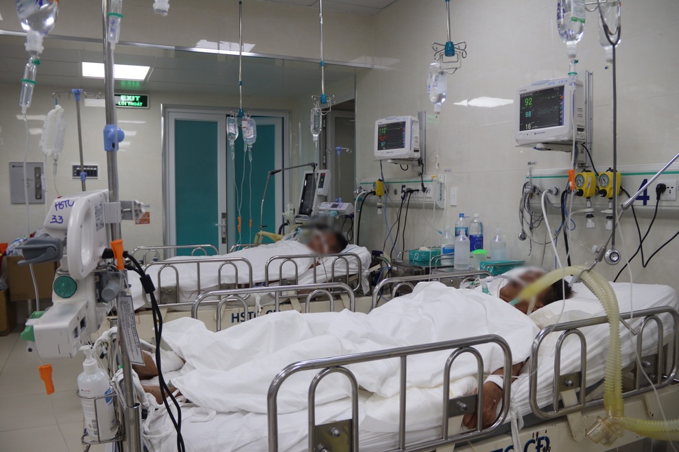 Vừa bình thường mới ở TPHCM, nhiều người đã ngộ độc rượu methanol nặng - 2 Vừa bình thường mới ở TPHCM, nhiều người đã ngộ độc rượu methanol nặng - 2