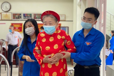 Thanh niên Thủ đô hăng hái ra quân hỗ trợ các điểm bầu cử