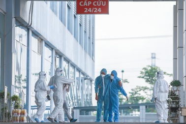 Đoàn 120 ca Covid-19: 6 ca tổn thương phổi, 3 người đồng nhiễm sốt rét