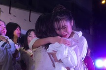 Giọt nước mắt xúc động của học trò lớp 12 trong lễ tri ân và trưởng thành