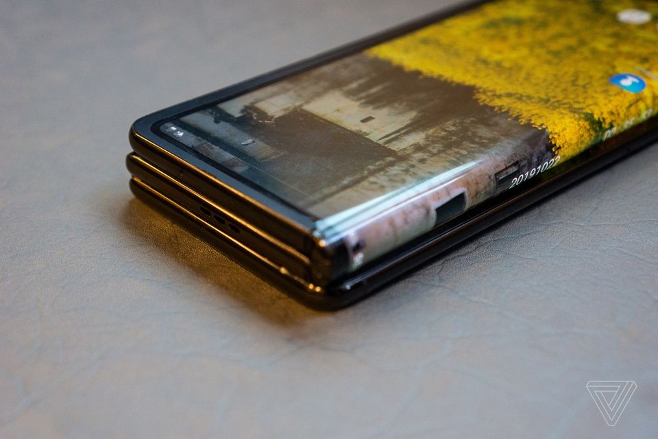Cận cảnh smartphone màn hình gập 3 và smartphone trượt để mở rộng màn hình - 9 Cận cảnh smartphone màn hình gập 3 và smartphone trượt để mở rộng màn hình - 9