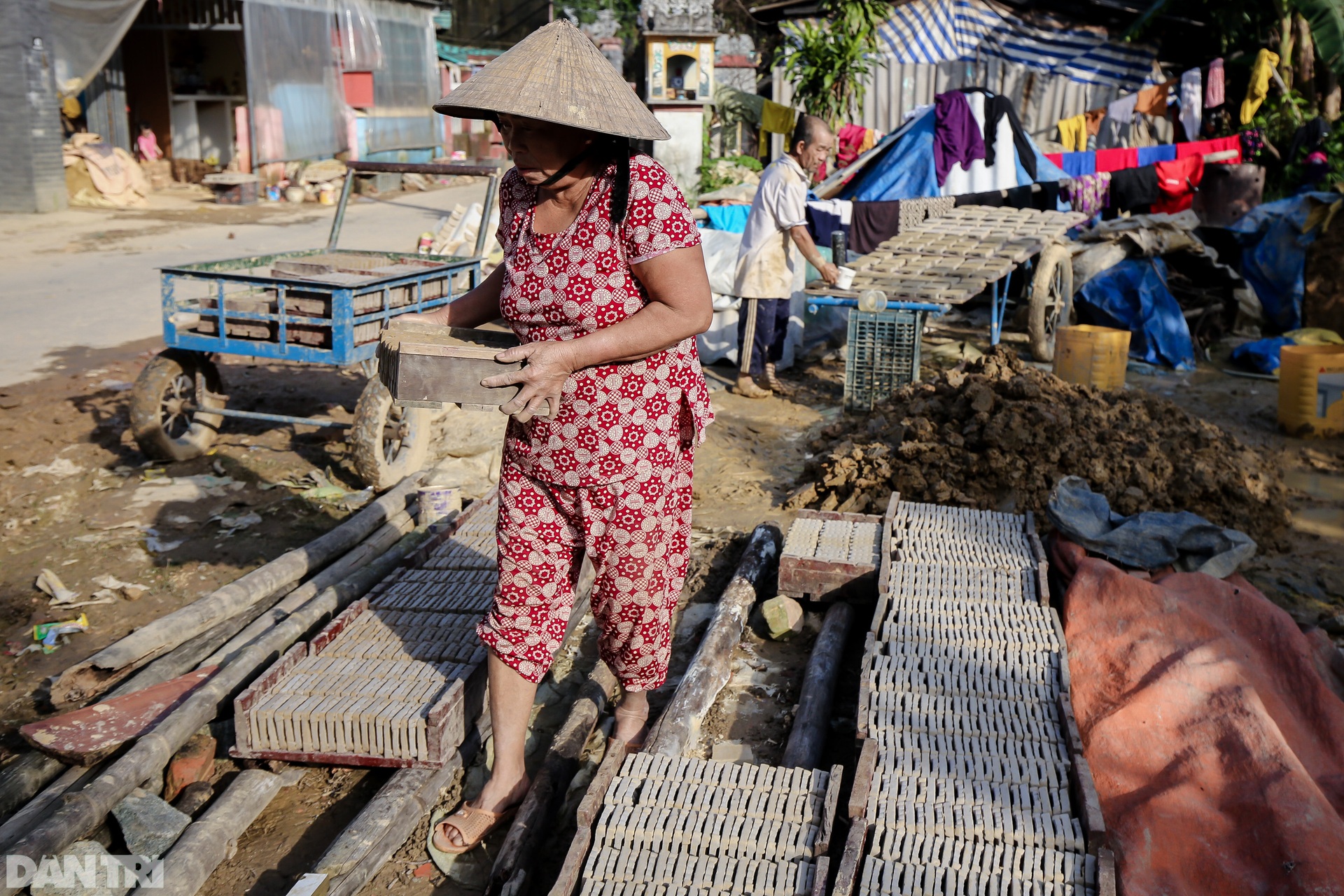 Khám phá nghề làm ông Táo bằng đất nung duy nhất còn sót lại ở xứ Huế - 3 Khám phá nghề làm ông Táo bằng đất nung duy nhất còn sót lại ở xứ Huế - 3