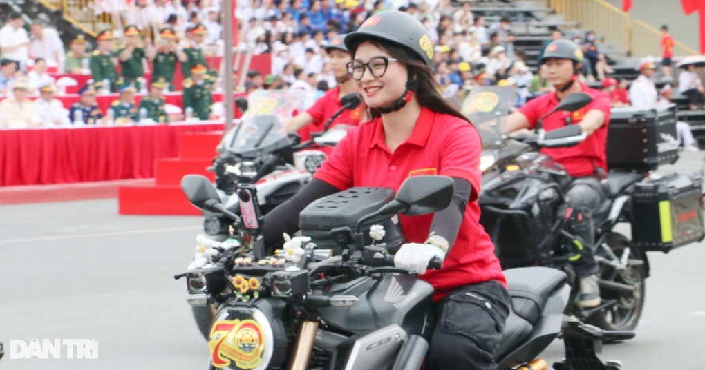 Dàn mô tô khủng tham gia diễu hành mừng 70 năm giải phóng Hải Phòng - 3 Dàn mô tô khủng tham gia diễu hành mừng 70 năm giải phóng Hải Phòng - 3