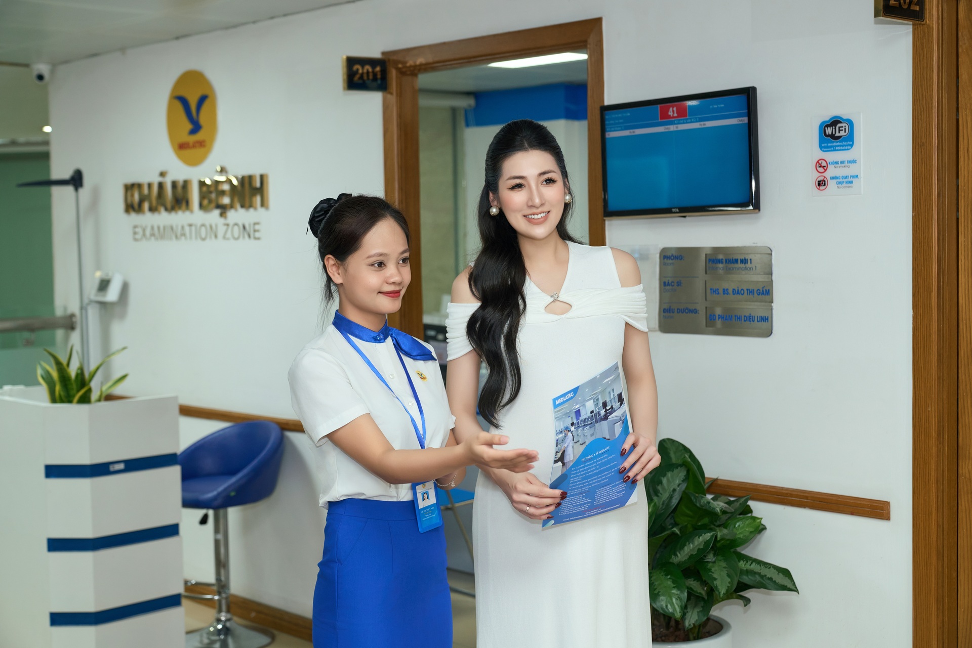 Á hậu Tú Anh xét nghiệm sàng lọc trước sinh NIPT tại MEDLATEC - 9 Á hậu Tú Anh xét nghiệm sàng lọc trước sinh NIPT tại MEDLATEC - 9