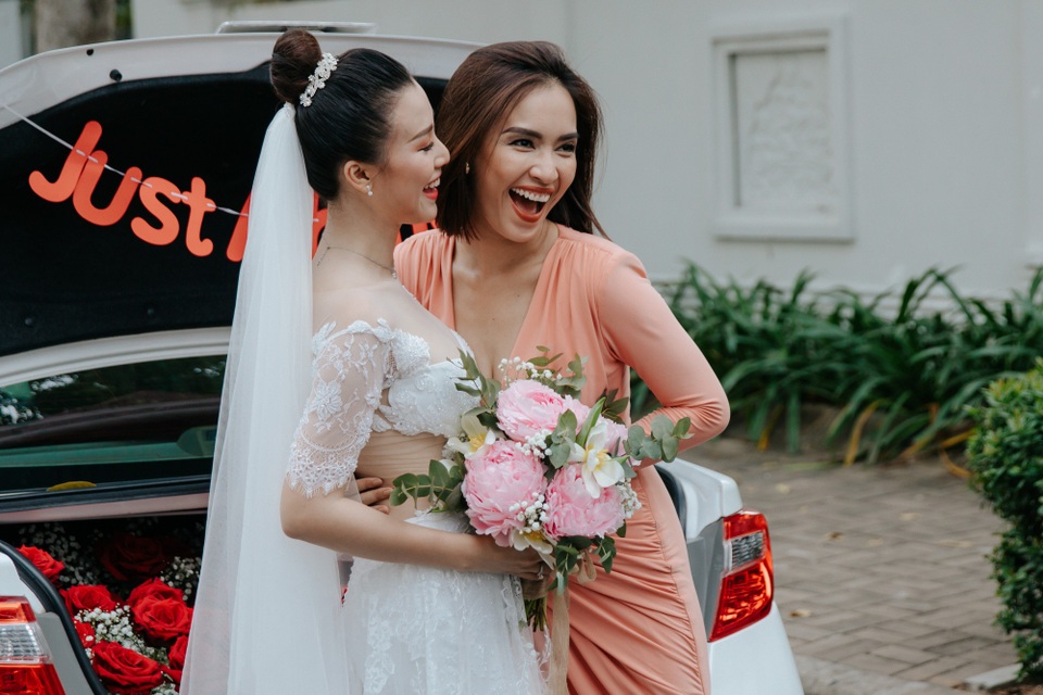 Mẹ chồng Tây tiết lộ bí mật cảm động về ông xã của Hoàng Oanh - 18 Mẹ chồng Tây tiết lộ bí mật cảm động về ông xã của Hoàng Oanh - 18