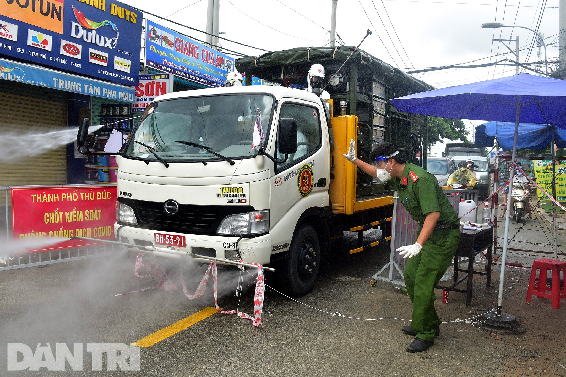 Xe đặc chủng phun khử khuẩn diện rộng toàn TPHCM - 15 Xe đặc chủng phun khử khuẩn diện rộng toàn TPHCM - 15