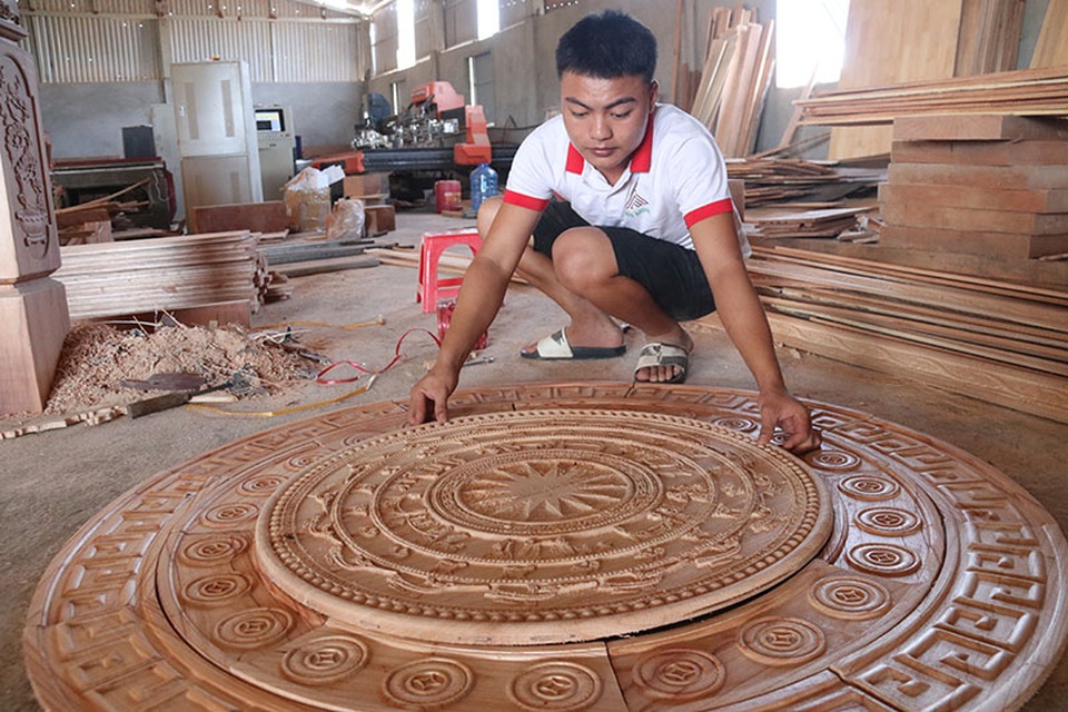 Từ chàng sinh viên lầm lỗi đến chủ xưởng mộc quy mô hàng chục tỷ đồng - 5 Từ chàng sinh viên lầm lỗi đến chủ xưởng mộc quy mô hàng chục tỷ đồng - 5