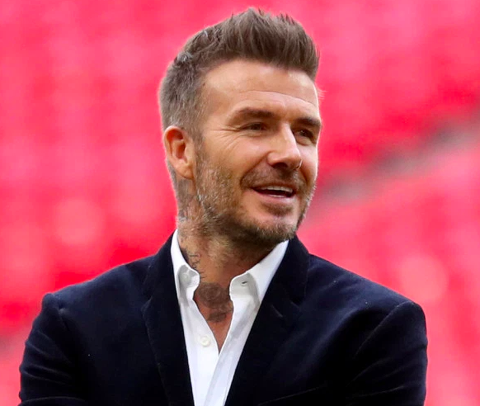 David Beckham đối mặt với chứng rụng tóc và tuổi tác - 10 David Beckham đối mặt với chứng rụng tóc và tuổi tác - 10