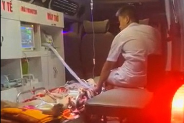 CSGT kiểm tra xe cứu thương: "Clip trên mạng méo mó, sai bản chất"