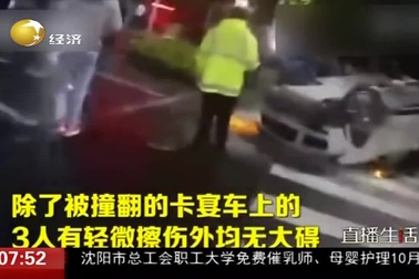 Siêu xe Audi R8 vượt đèn đỏ, tông Porsche Cayenne và phí sửa xe "phát ngất"