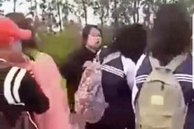 Làm rõ clip học sinh đánh nhau trong nhà vệ sinh