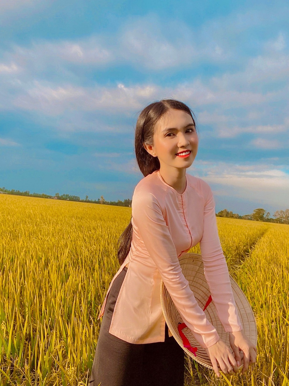 Cô thôn nữ Đồng Tháp xinh đẹp hút hồn cư dân mạng - 1 Cô thôn nữ Đồng Tháp xinh đẹp hút hồn cư dân mạng - 1