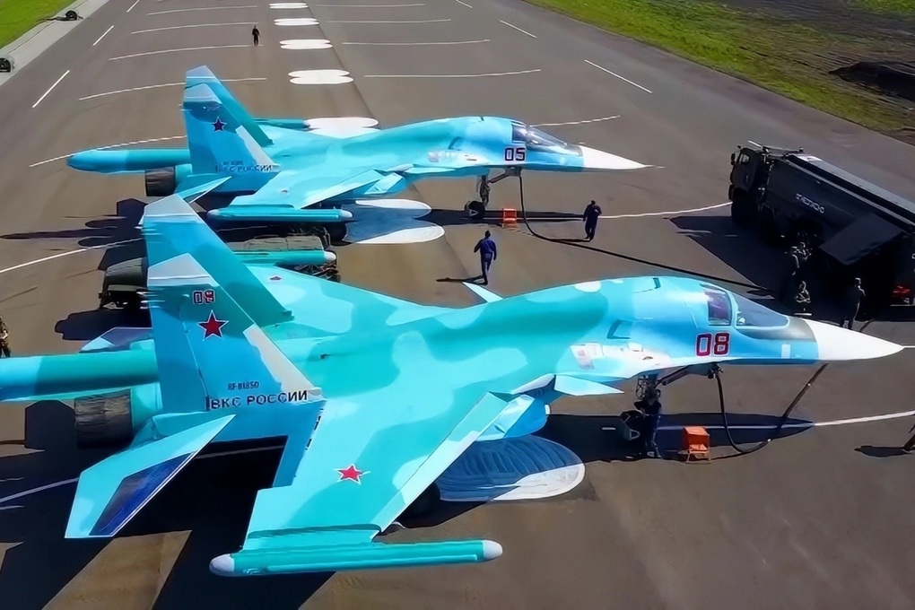 Quân đội Nga tiếp nhận phi đội Su-34 mới - 1 Quân đội Nga tiếp nhận phi đội Su-34 mới - 1