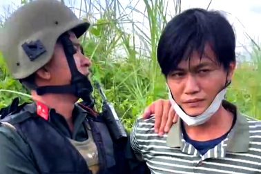 Cảnh sát dùng flycam tìm kẻ cướp trong bãi lau sậy 4ha ở TPHCM