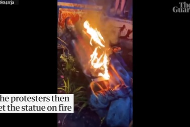 Người biểu tình thiêu cháy, ném bỏ tượng nhà thám hiểm tìm ra châu Mỹ