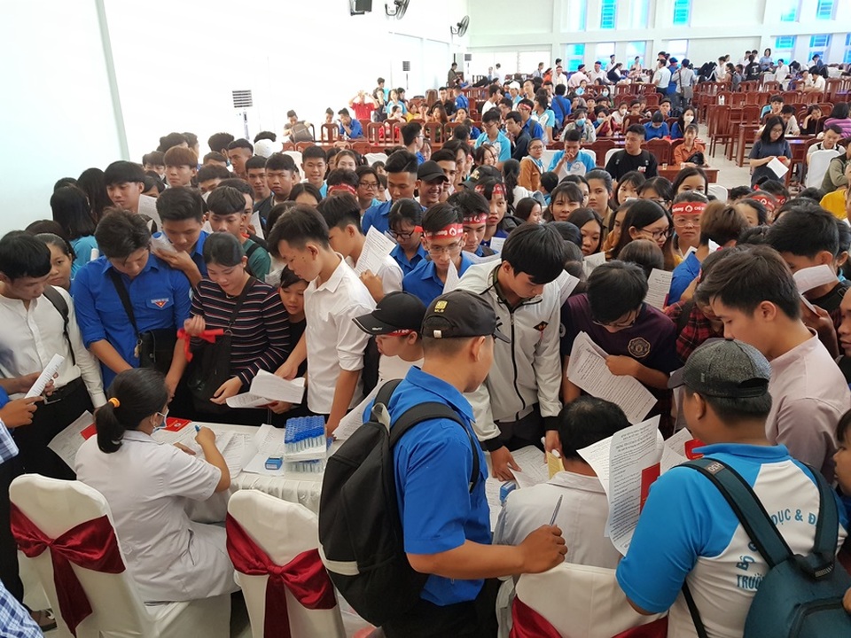 Hàng trăm bạn trẻ Kiên Giang tham gia Ngày hội hiến máu - 1 Hàng trăm bạn trẻ Kiên Giang tham gia Ngày hội hiến máu - 1