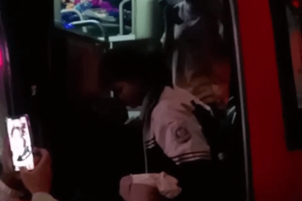 Cuộc giải cứu 2 nữ sinh bị người đàn ông lạ dụ dỗ bỏ nhà đi - 1 Cuộc giải cứu 2 nữ sinh bị người đàn ông lạ dụ dỗ bỏ nhà đi - 1