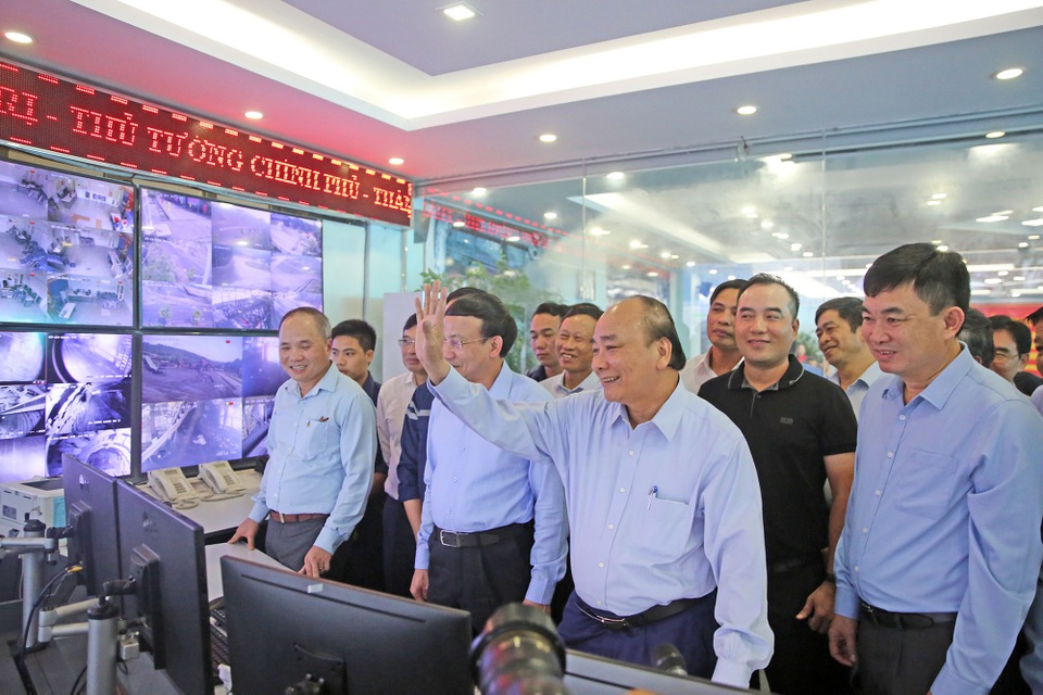 Thủ tướng thăm, tặng quà công nhân, người lao động Công ty Than Hà Lầm. - 1 Thủ tướng thăm, tặng quà công nhân, người lao động Công ty Than Hà Lầm. - 1