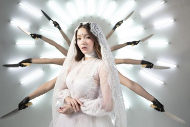 Thuỷ Top kén show diễn vì không bị áp lực đồng tiền đè nặng