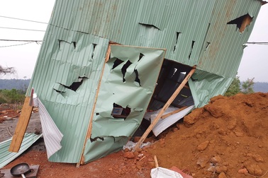 Bị giang hồ trắng trợn phá nát nhà, cướp tiền, nhiều người dân kêu cứu tại Đắk Nông!