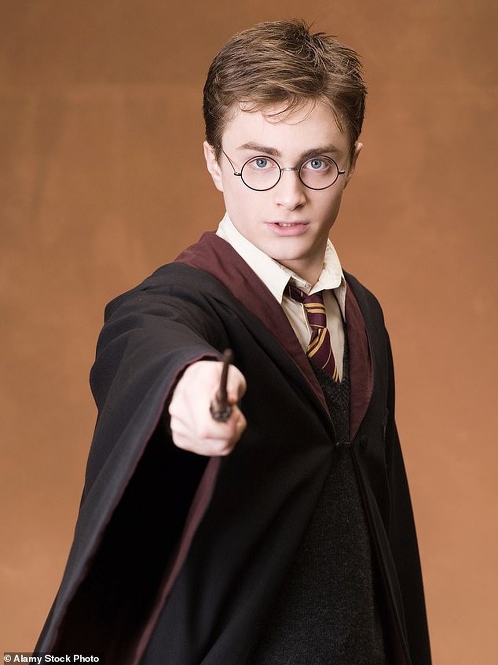 Nam diễn viên Harry Potter lột xác với cơ bắp 6 múi trong phim mới - 2 Nam diễn viên Harry Potter lột xác với cơ bắp 6 múi trong phim mới - 2