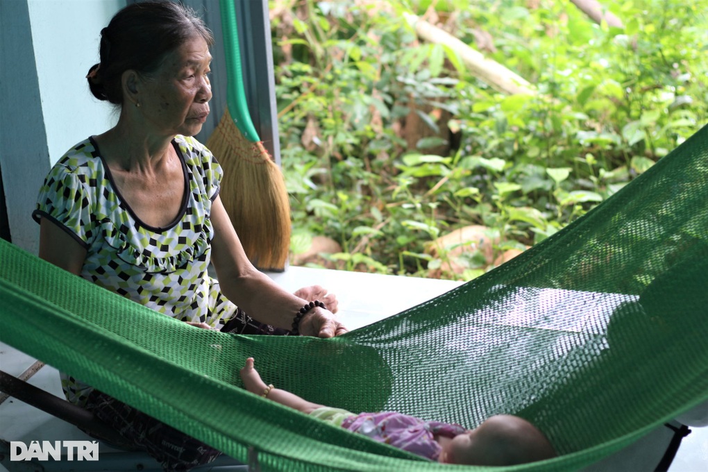 Lời khẩn cầu cứu giúp người mẹ ung thư của 4 đứa trẻ - 2 Lời khẩn cầu cứu giúp người mẹ ung thư của 4 đứa trẻ - 2