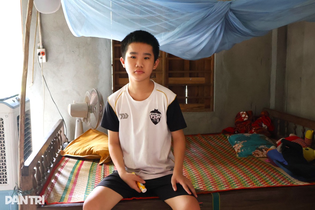 Hoàn cảnh nghiệt ngã của một gia đình trời đày - 2 Hoàn cảnh nghiệt ngã của một gia đình trời đày - 2