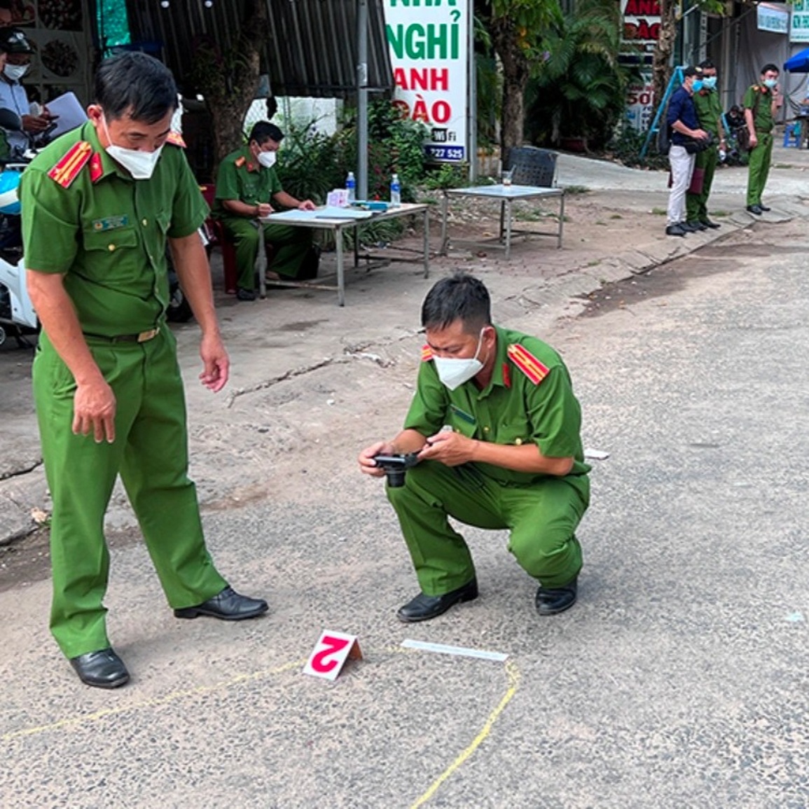 Nhớ chuyện bị từ chối tình cảm, thanh niên ra tay đâm chết tình địch - 2 Nhớ chuyện bị từ chối tình cảm, thanh niên ra tay đâm chết tình địch - 2