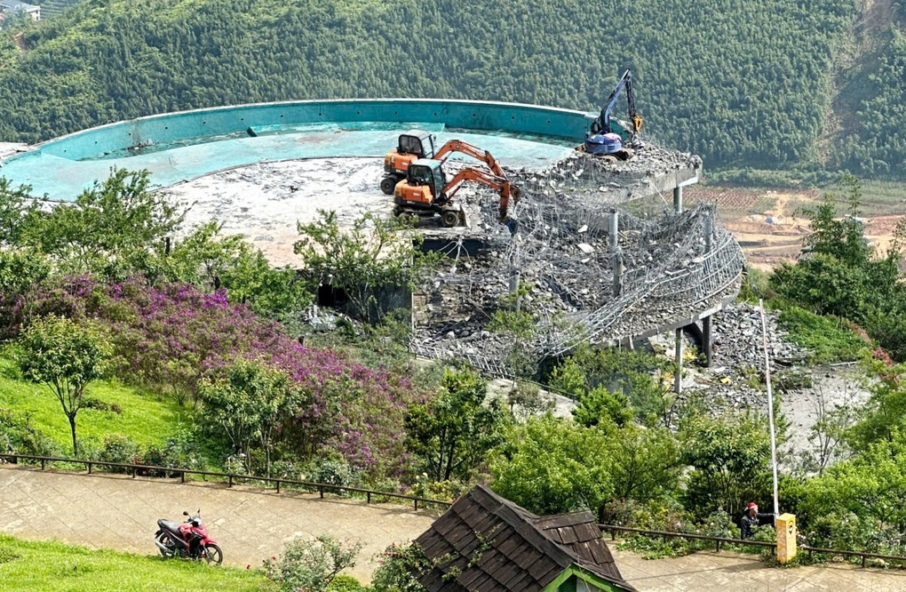 Phá dỡ điểm sống ảo vườn vô cực ở Sa Pa - 1 Phá dỡ điểm sống ảo vườn vô cực ở Sa Pa - 1