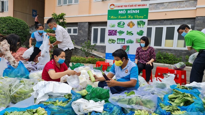 TP.HCM chăm lo, hỗ trợ mọi người dân vượt qua mùa dịch Covid-19 - Ảnh 1.