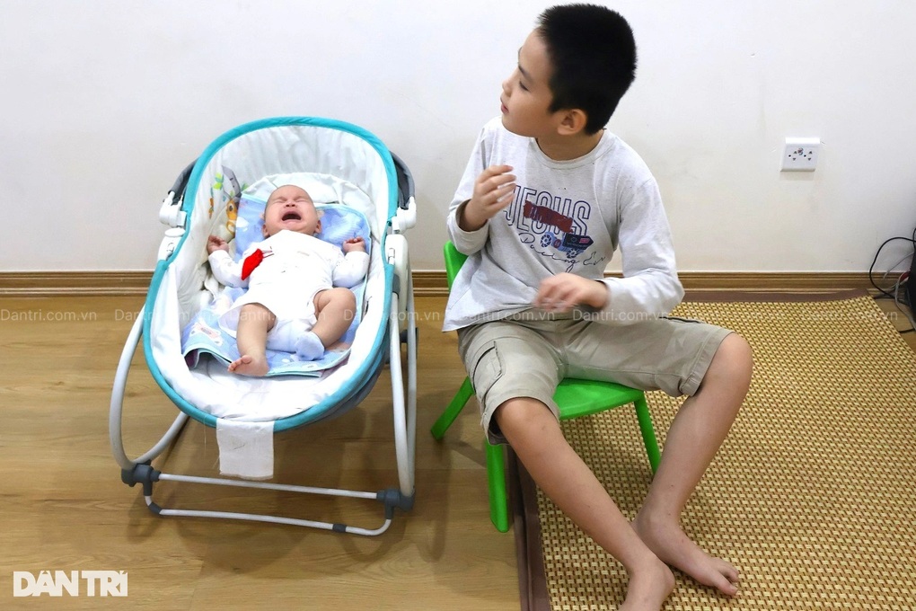 Mẹ trẻ cầu xin cứu giúp con 2 tháng tuổi có nguy cơ mù như anh trai - 1 Mẹ trẻ cầu xin cứu giúp con 2 tháng tuổi có nguy cơ mù như anh trai - 1