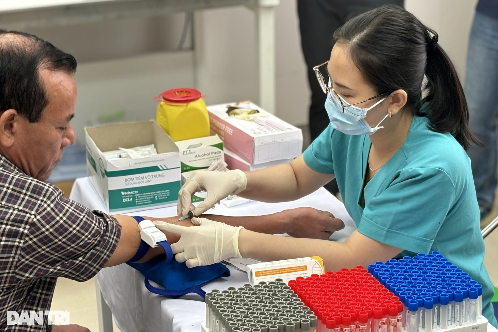 Cụ bà 70 tuổi tìm hài cốt liệt sĩ: Không phải ba cũng là người của mình - 7 Cụ bà 70 tuổi tìm hài cốt liệt sĩ: Không phải ba cũng là người của mình - 7