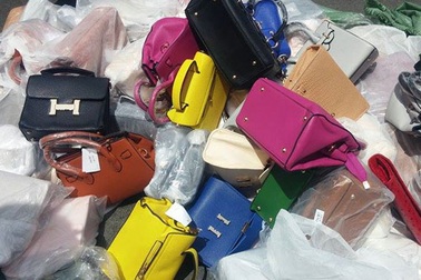 Túi hàng hiệu “ngàn đô” sản xuất tại… làng nghề Hà Nội