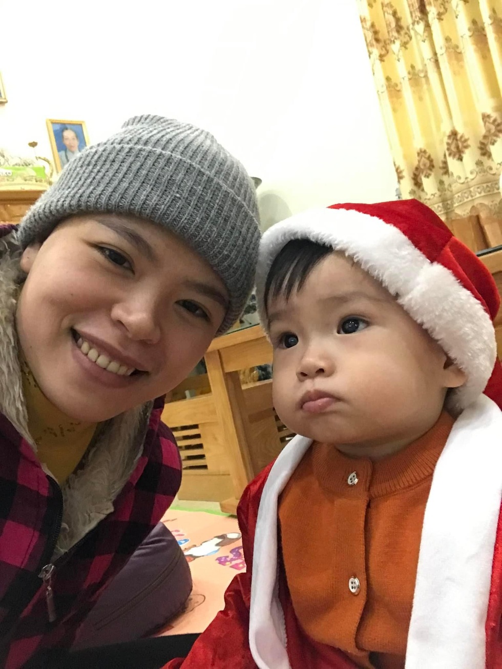 Người mẹ ung thư tự chụp ảnh thờ, viết tâm thư gửi con sau ngày mất - 12 Người mẹ ung thư tự chụp ảnh thờ, viết tâm thư gửi con sau ngày mất - 12