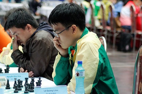 Quang Liêm bất lợi ở cuộc đua giành HCV cờ tiêu chuẩn