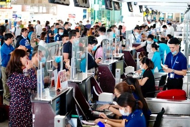 Khách đi máy bay bất ngờ tăng mạnh sau Tết