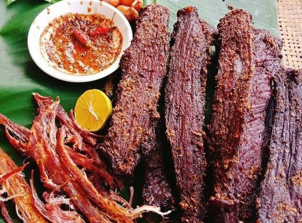 Thịt lợn gác bếp, bán nhiều vô kể, giá rẻ đáng ngờ - 1 Thịt lợn gác bếp, bán nhiều vô kể, giá rẻ đáng ngờ - 1