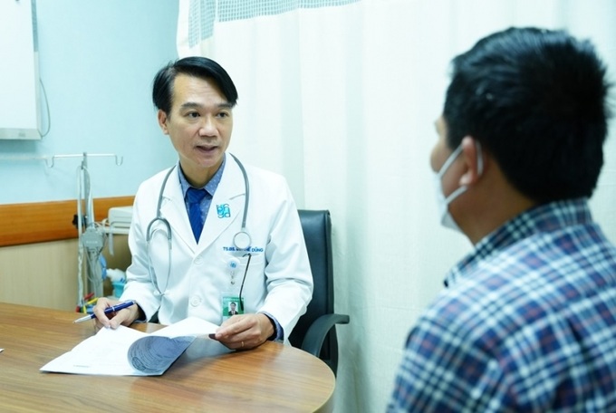 TS BS. Bùi Thế Dũng – Trưởng khoa Nội Tim mạch BV ĐHYD TPHCM cho biết một trong những biến chứng nguy hiểm nhất của rung nhĩ chính là đột quỵ.