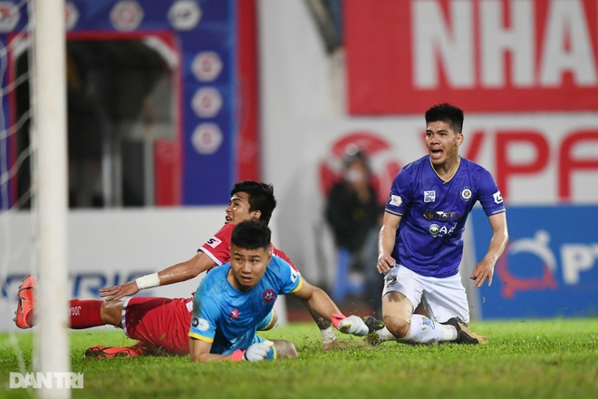 Người hùng Tấn Trường giúp CLB Hà Nội có 3 điểm đầu tiên ở V-League - 19 Người hùng Tấn Trường giúp CLB Hà Nội có 3 điểm đầu tiên ở V-League - 19