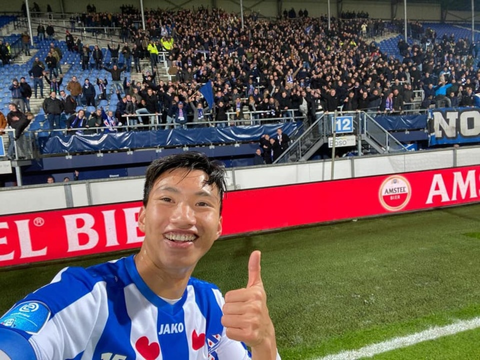 Khoảnh khắc đáng nhớ của Văn Hậu trong ngày Heerenveen đánh bại Roda JC - 3 Khoảnh khắc đáng nhớ của Văn Hậu trong ngày Heerenveen đánh bại Roda JC - 3
