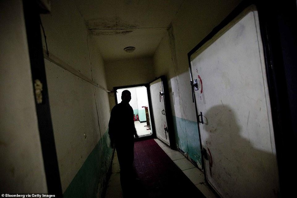 Cuộc sống tù túng trong những căn nhà hộp diêm dưới lòng đất Bắc Kinh - 7 Cuộc sống tù túng trong những căn nhà hộp diêm dưới lòng đất Bắc Kinh - 7