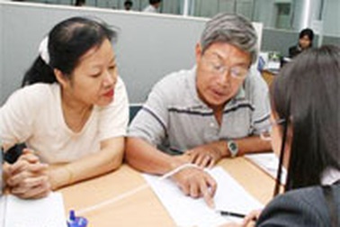 Vay vốn du học: Một dịch vụ đối phó?