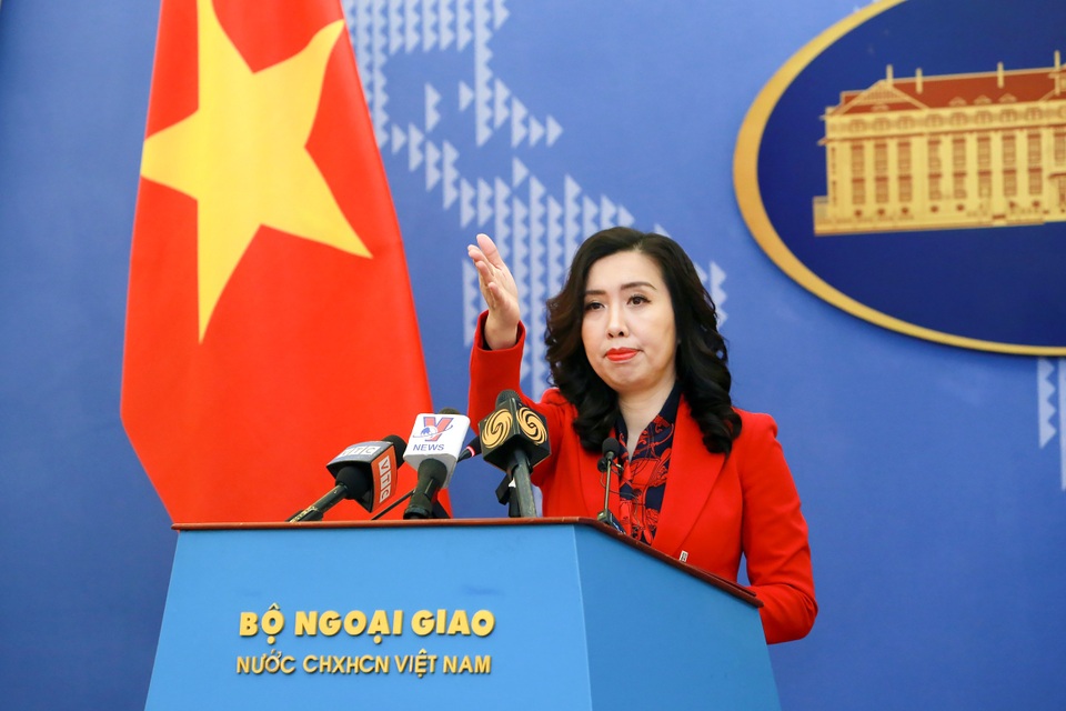 Yêu cầu các nhãn hàng nước ngoài tôn trọng chủ quyền biển đảo Việt Nam - 1 Yêu cầu các nhãn hàng nước ngoài tôn trọng chủ quyền biển đảo Việt Nam - 1