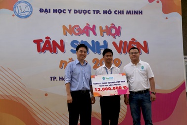 Thủ khoa đạt 28,75 điểm vào ĐH Y dược TPHCM được nhận học bổng đầu năm