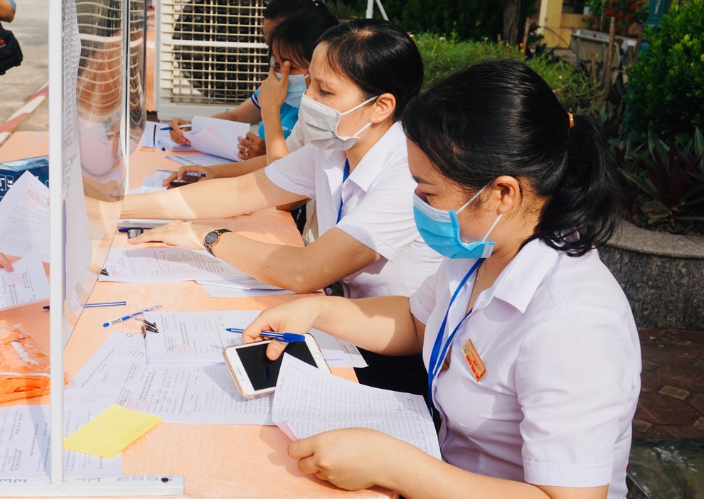 Trường nghề hỗ trợ hơn 1 tỷ đồng chia sẻ khó khăn với sinh viên mùa dịch - 7 Trường nghề hỗ trợ hơn 1 tỷ đồng chia sẻ khó khăn với sinh viên mùa dịch - 7