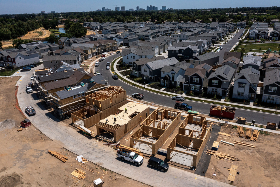 Lãi suất cao bóp nát ước mơ an cư, lạc nghiệp - 5 Lãi suất cao bóp nát ước mơ an cư, lạc nghiệp - 5