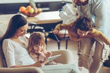 Hết Valentine rồi, yêu nhau thôi!