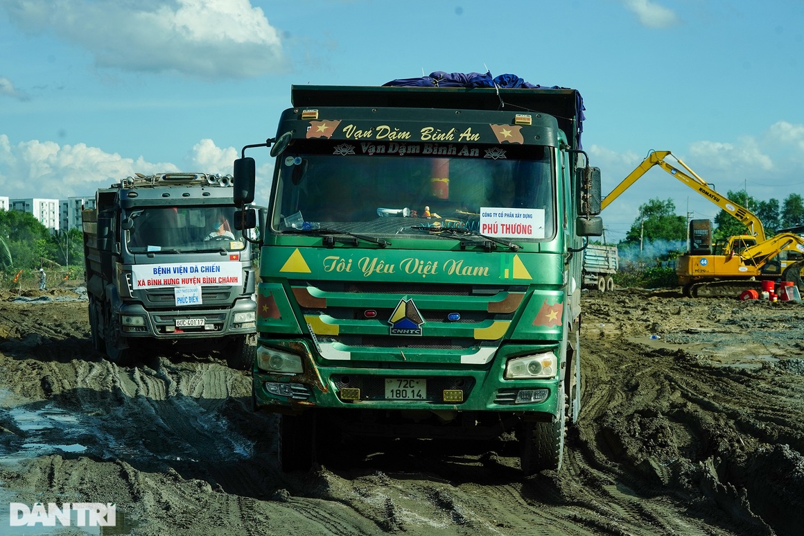 TPHCM thần tốc xây dựng bệnh viện dã chiến trên đầm lầy rộng 5 héc-ta - 4 TPHCM thần tốc xây dựng bệnh viện dã chiến trên đầm lầy rộng 5 héc-ta - 4